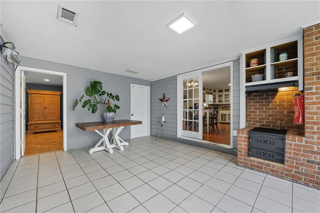 339 Buckingham Drive SW