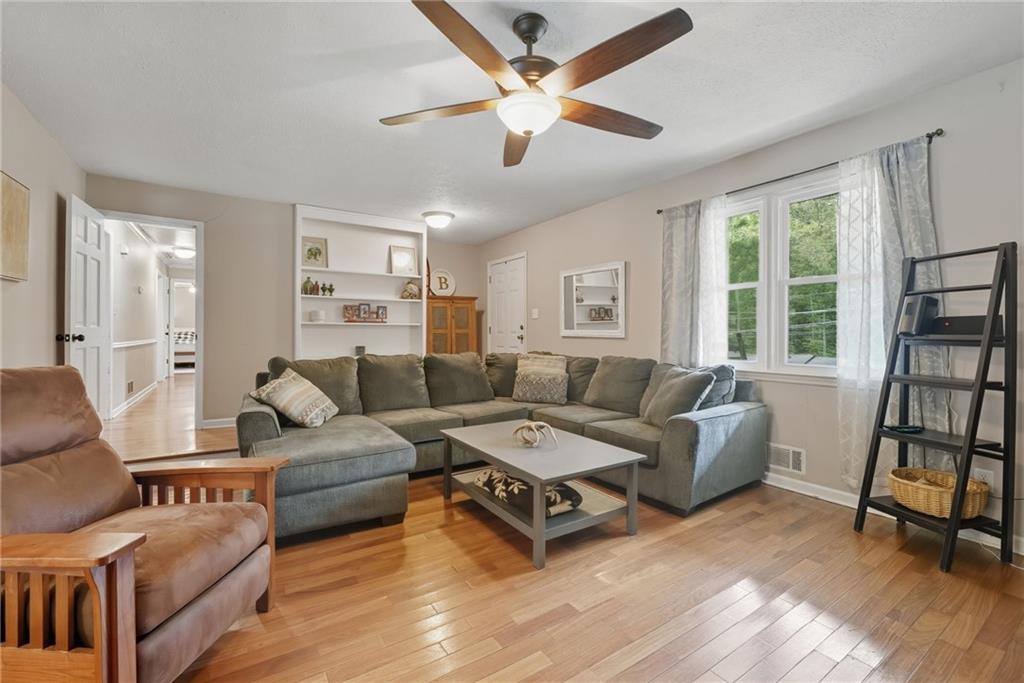 339 Buckingham Drive SW