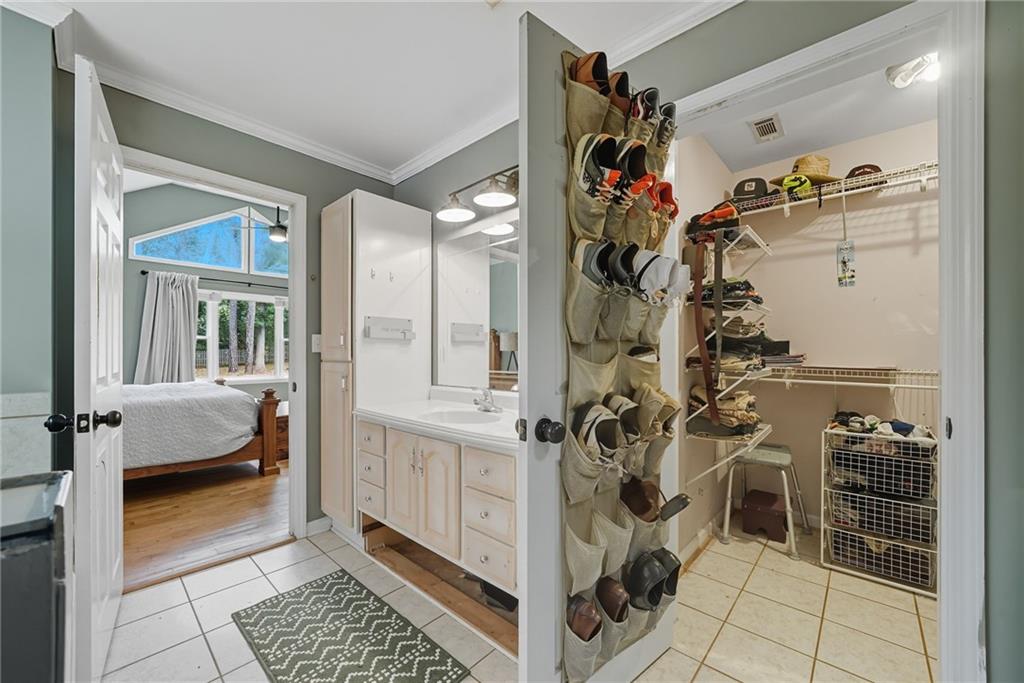 339 Buckingham Drive SW