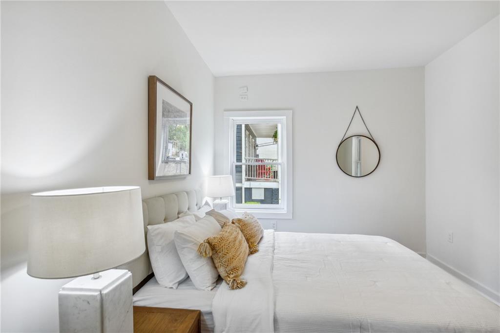 698 Garibaldi Street SW