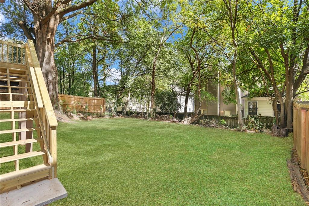 698 Garibaldi Street SW