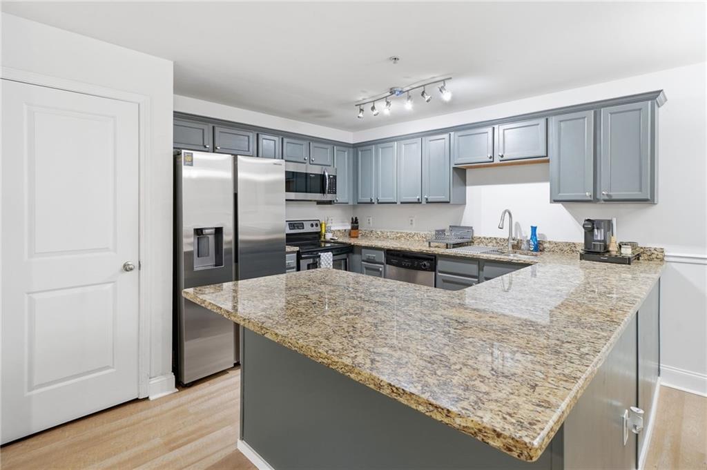 1106 Madison Lane SE