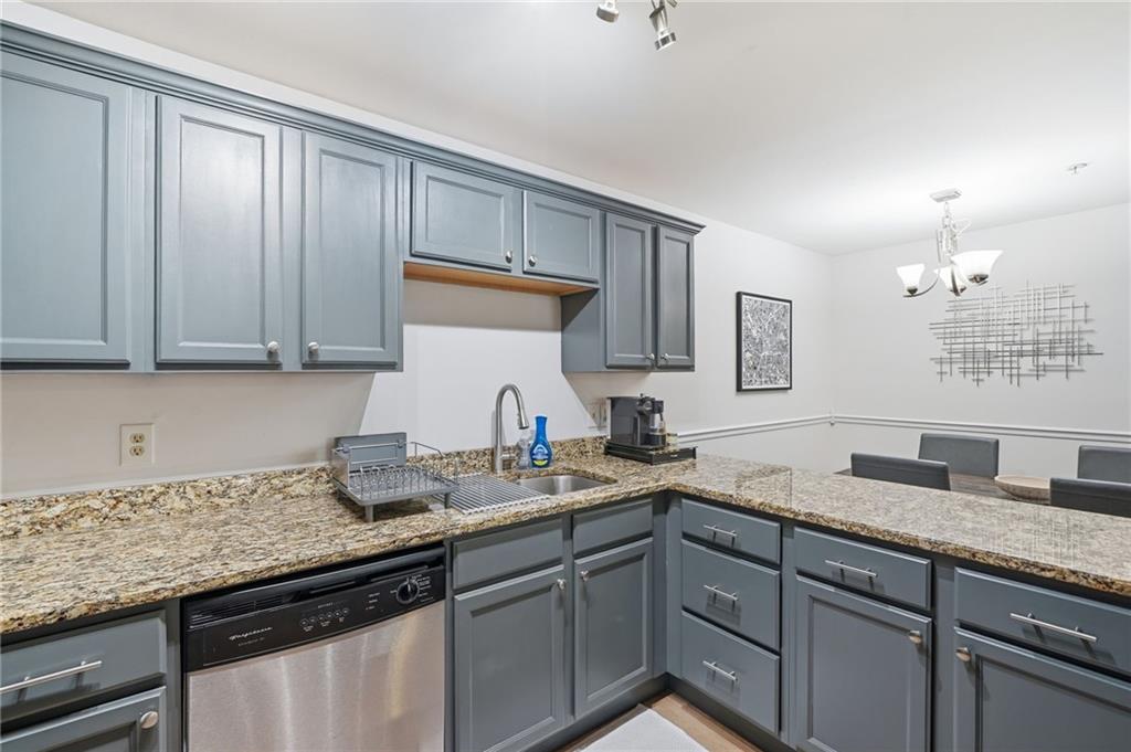 1106 Madison Lane SE