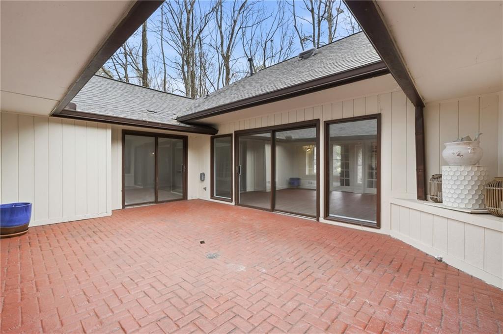 1130 Valley Ridge Court SE