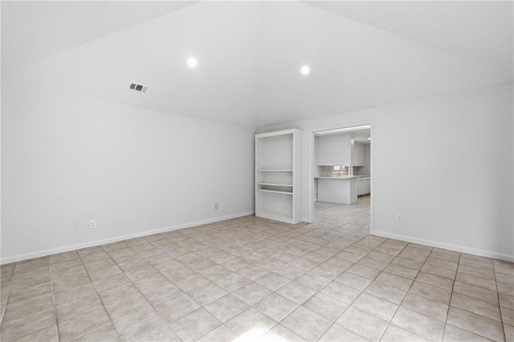 1130 Valley Ridge Court SE