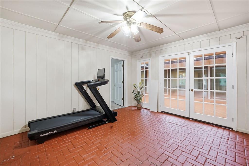 1130 Valley Ridge Court SE