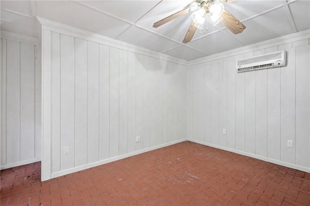 1130 Valley Ridge Court SE