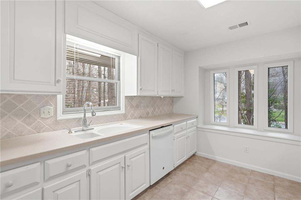 1130 Valley Ridge Court SE