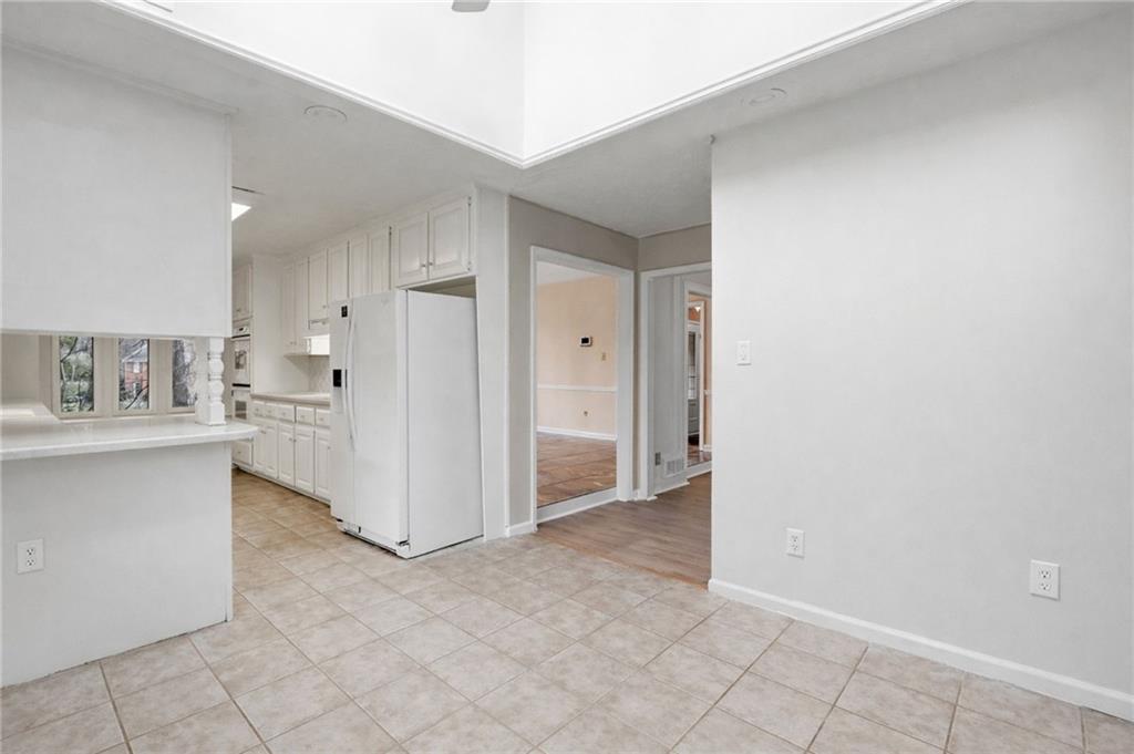 1130 Valley Ridge Court SE