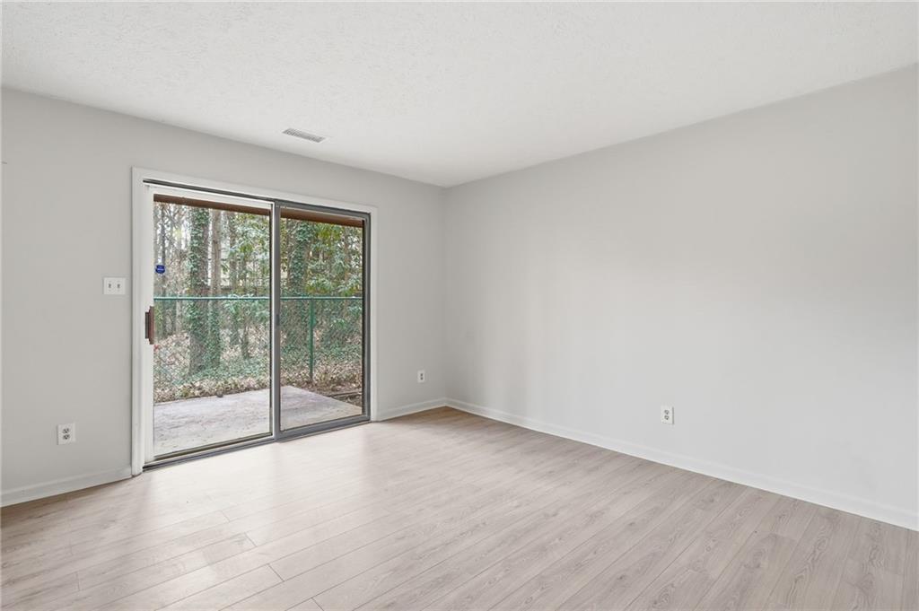 1130 Valley Ridge Court SE