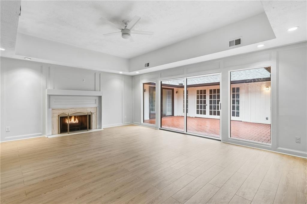 1130 Valley Ridge Court SE