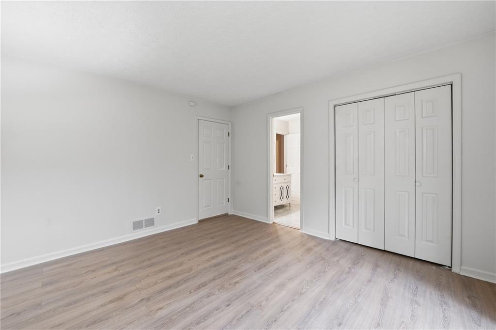 1130 Valley Ridge Court SE