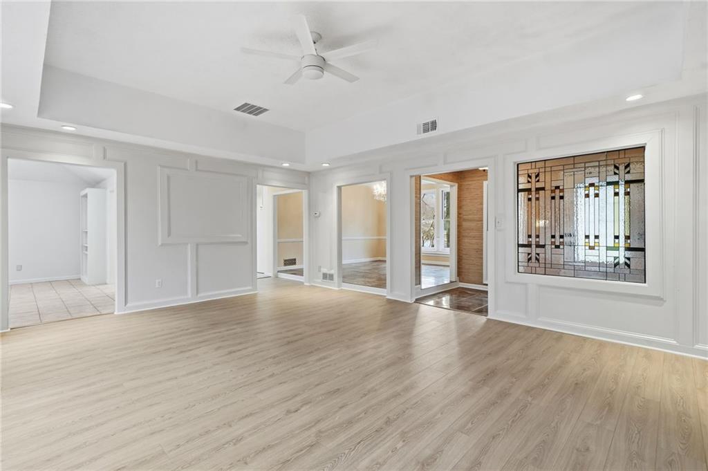 1130 Valley Ridge Court SE