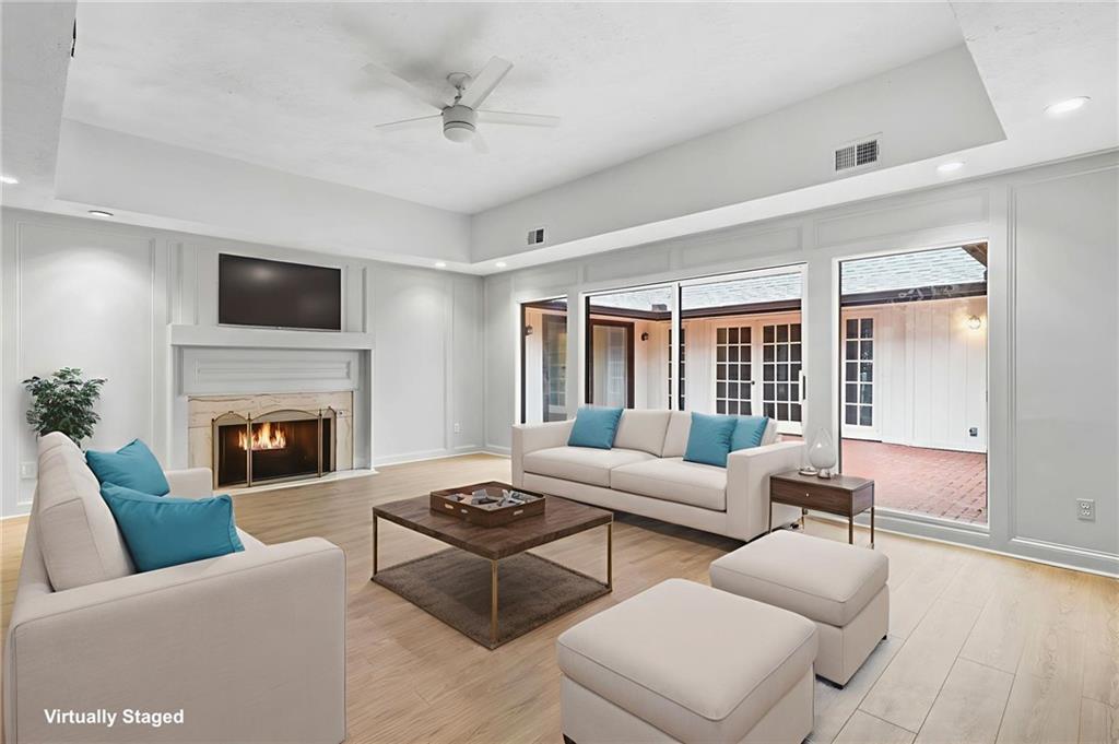 1130 Valley Ridge Court SE