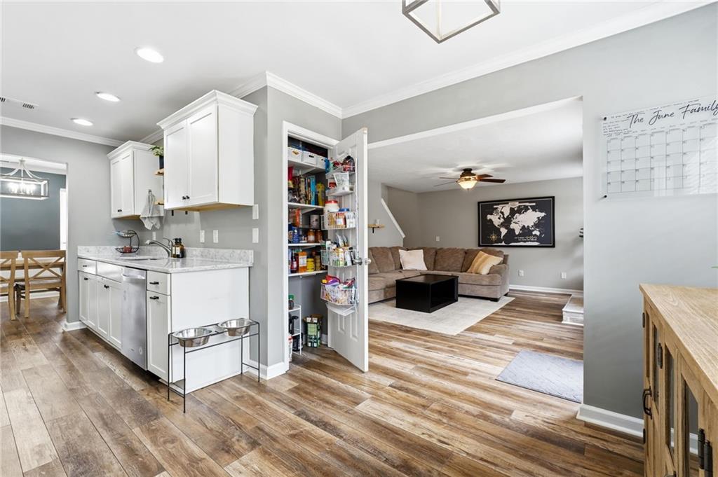 5076 Newpark Drive NW