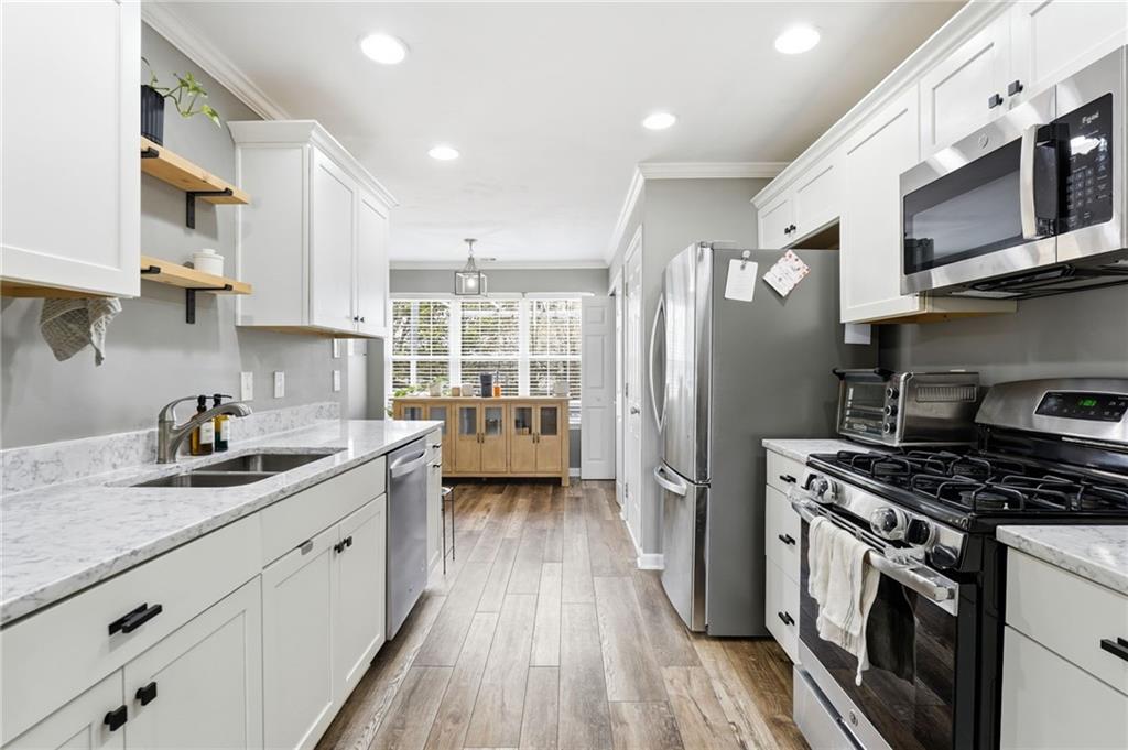 5076 Newpark Drive NW