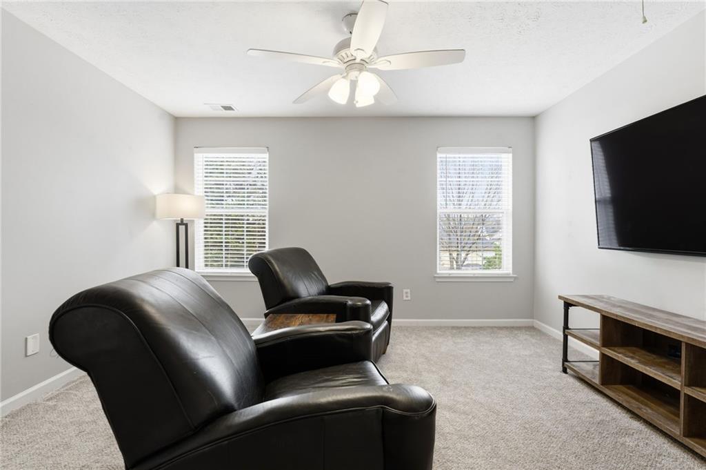 5076 Newpark Drive NW