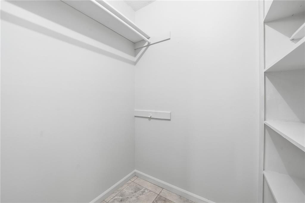 1130 Valley Ridge Court SE