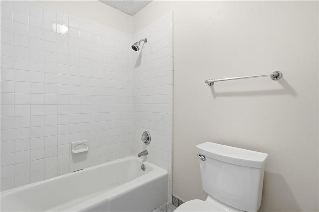 1130 Valley Ridge Court SE