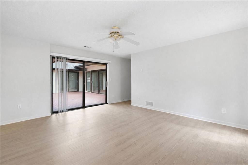 1130 Valley Ridge Court SE