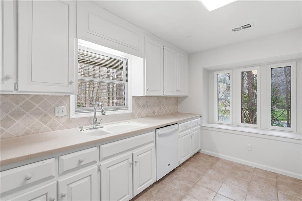 1130 Valley Ridge Court SE