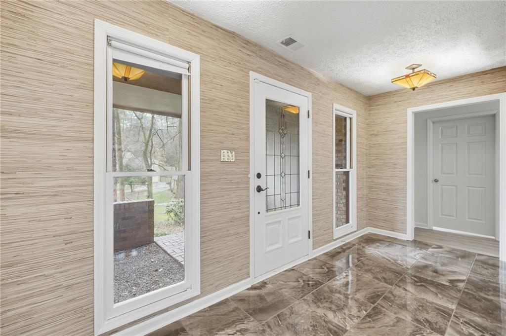 1130 Valley Ridge Court SE