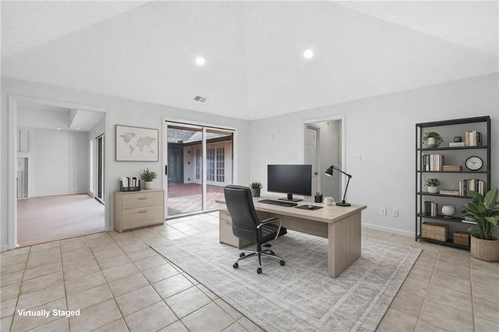 1130 Valley Ridge Court SE