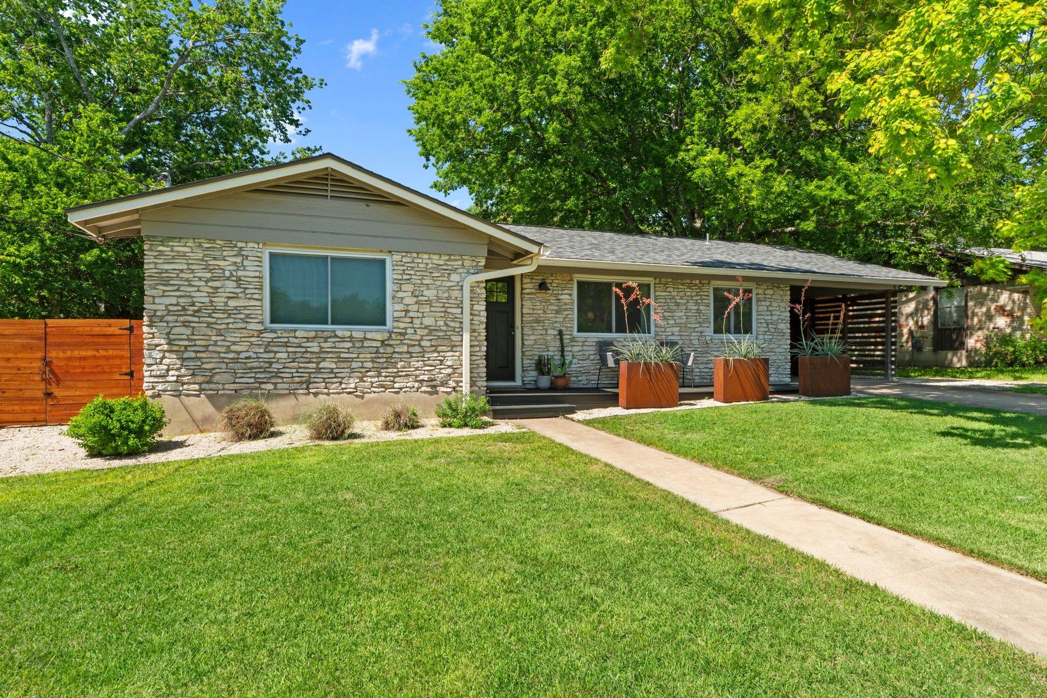 3207 Carol Ann DR