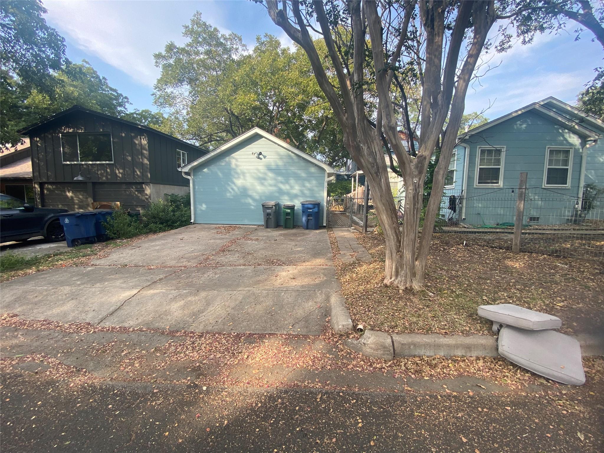 3300 Lafayette Ave # B