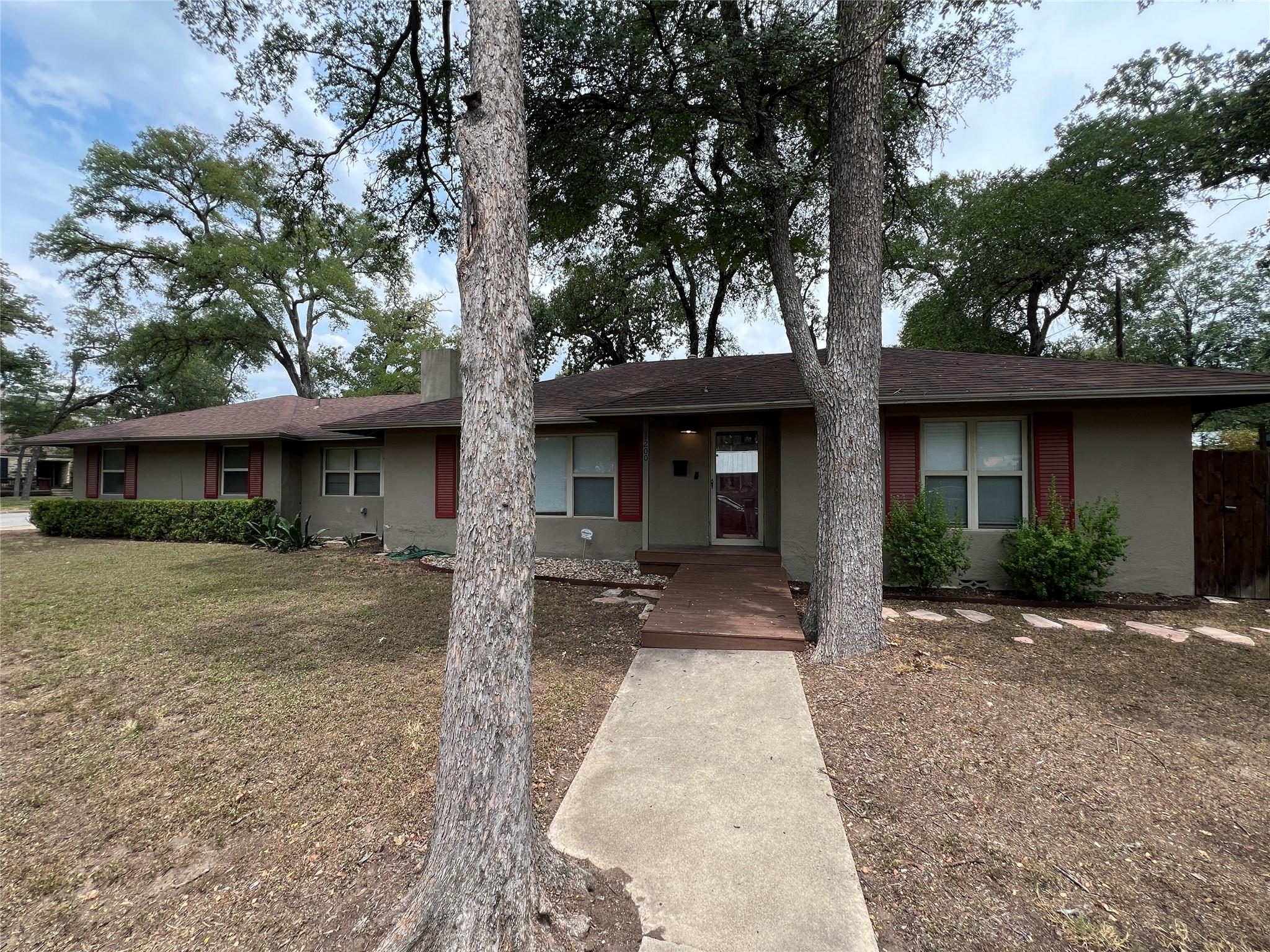 1200 Bentwood RD