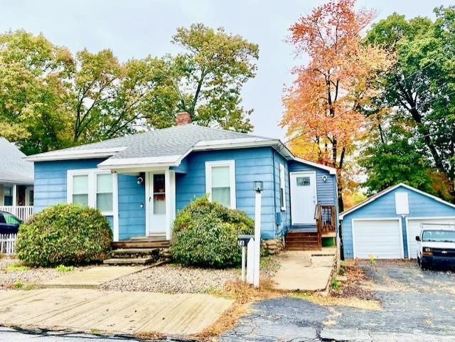 76 Dewey Street