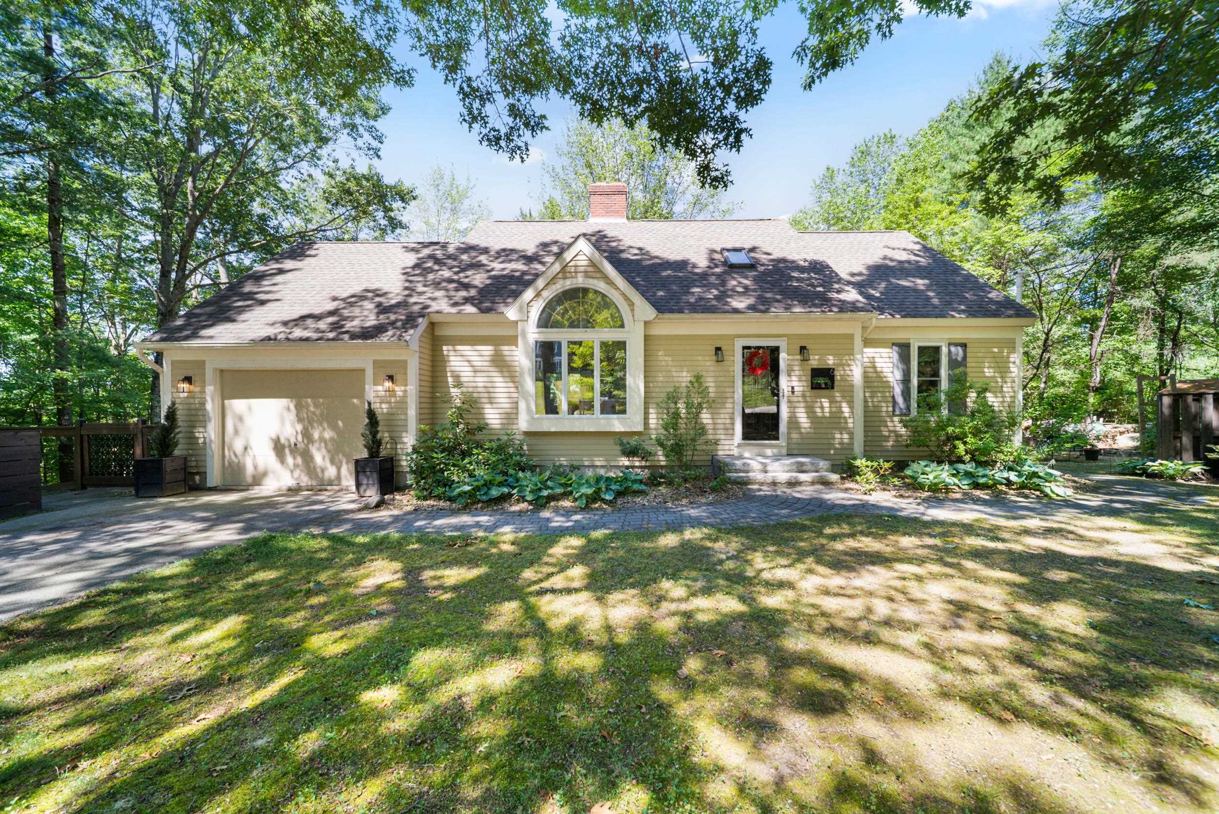 6 Lindsay Road