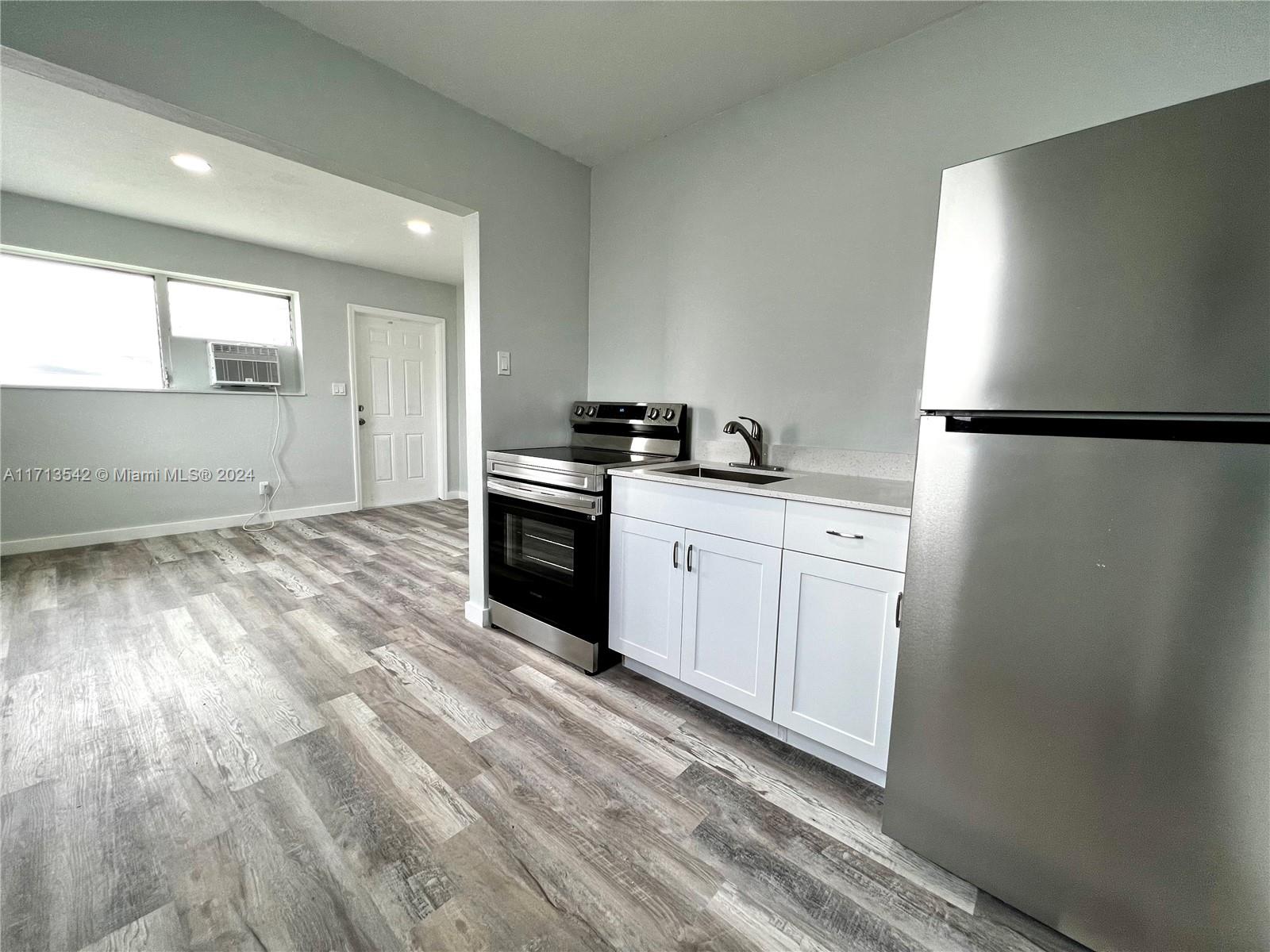 809 NW 7th Ave # 4
