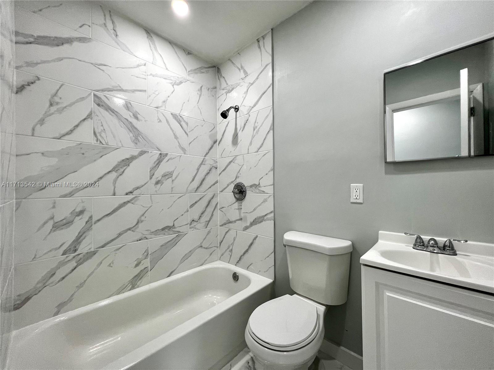 809 NW 7th Ave # 4
