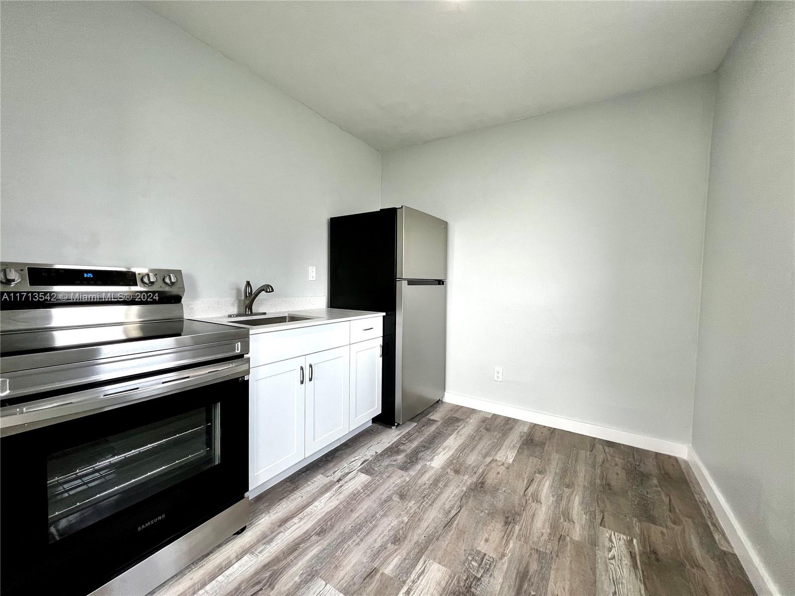 809 NW 7th Ave # 4