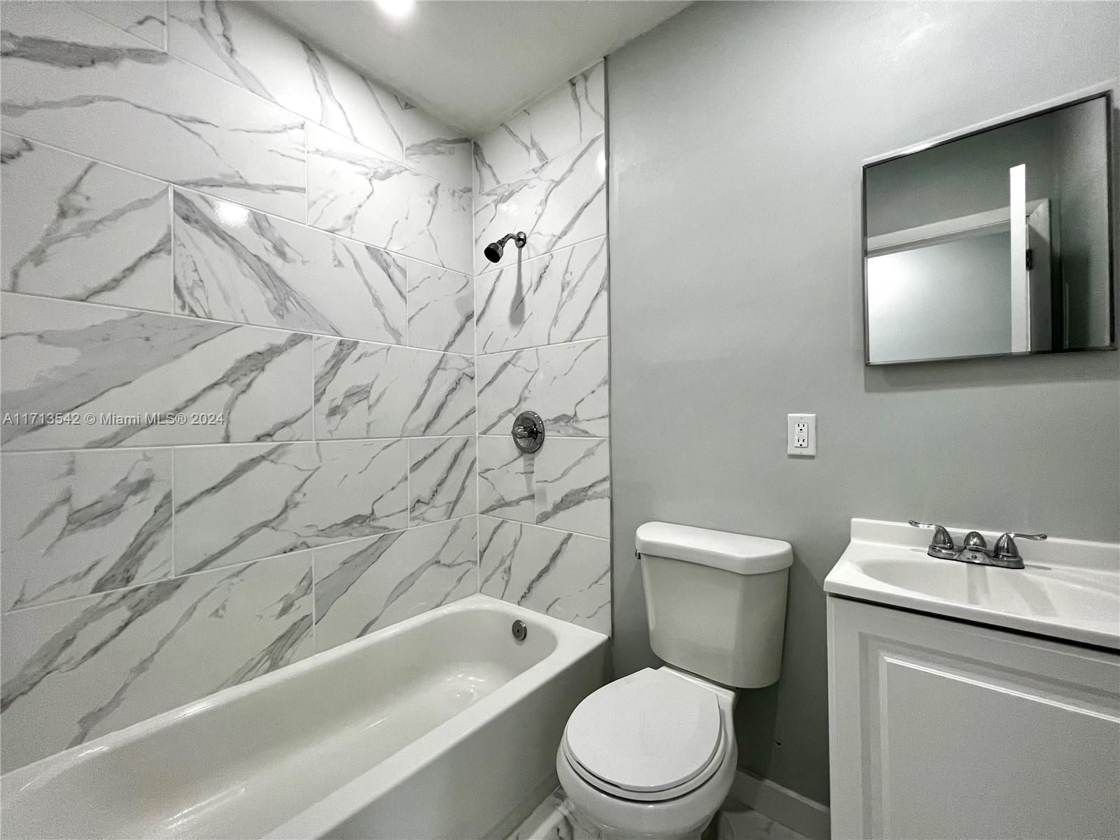 809 NW 7th Ave # 4