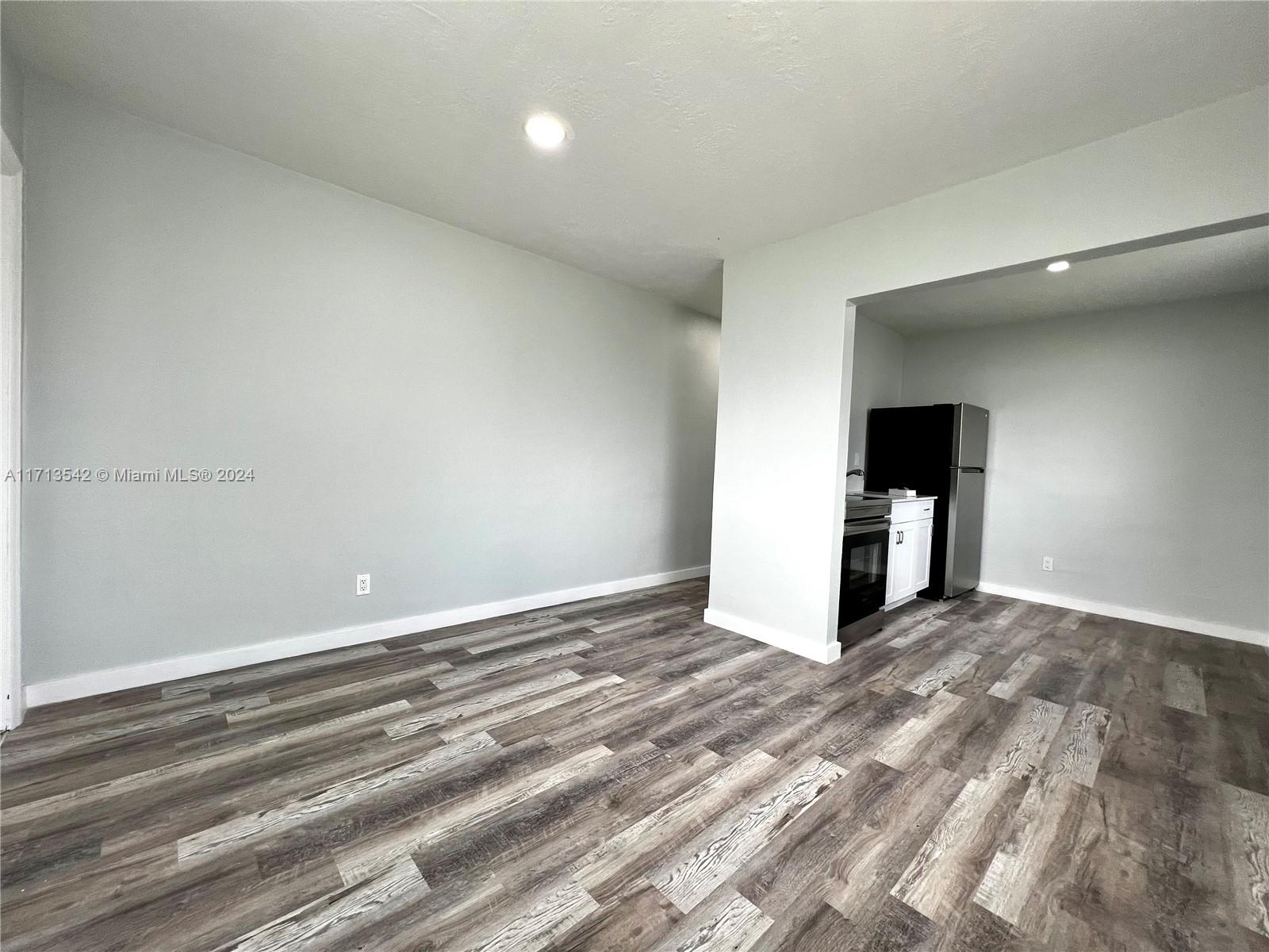 809 NW 7th Ave # 4