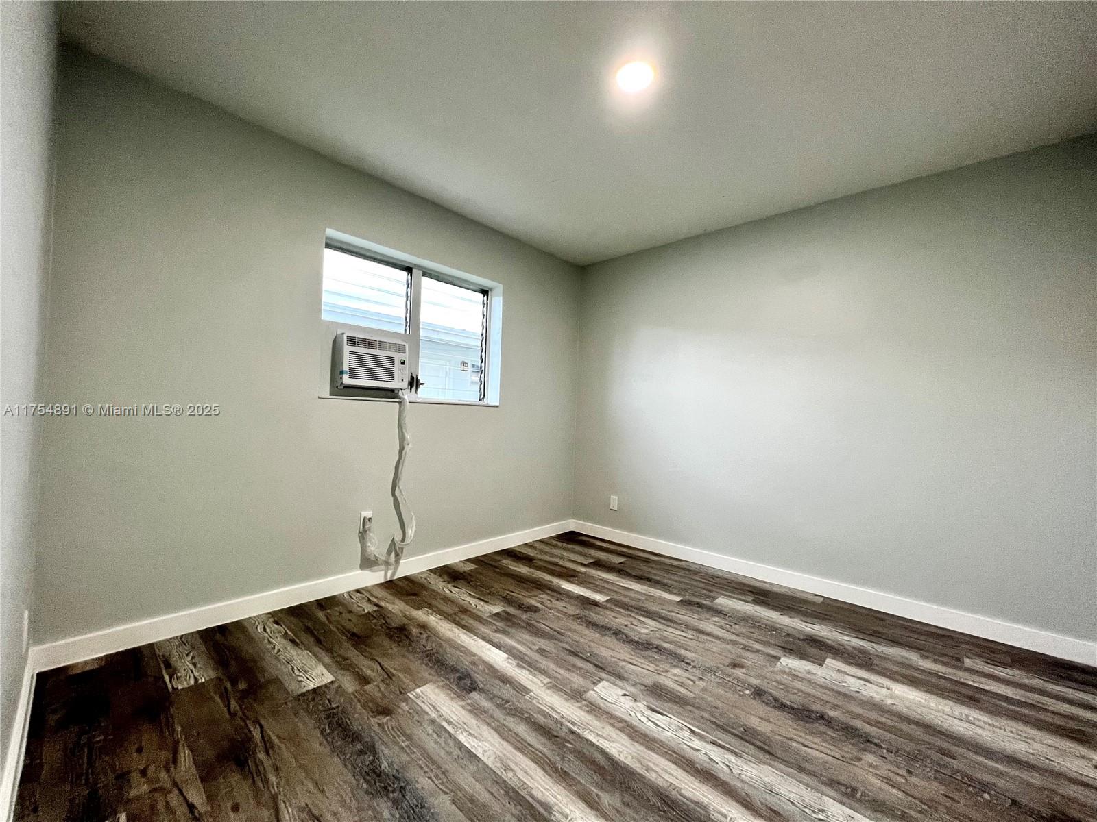 814 NW 7th Ter # 4
