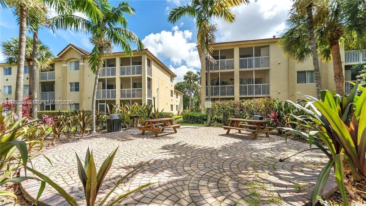 460 S Park Rd # 303 Unit: 6-303
