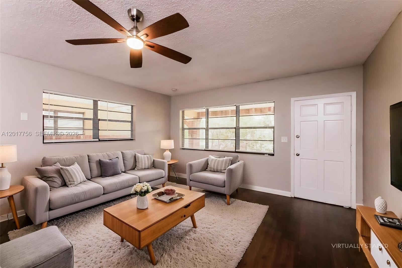 830 E Evanston Cir