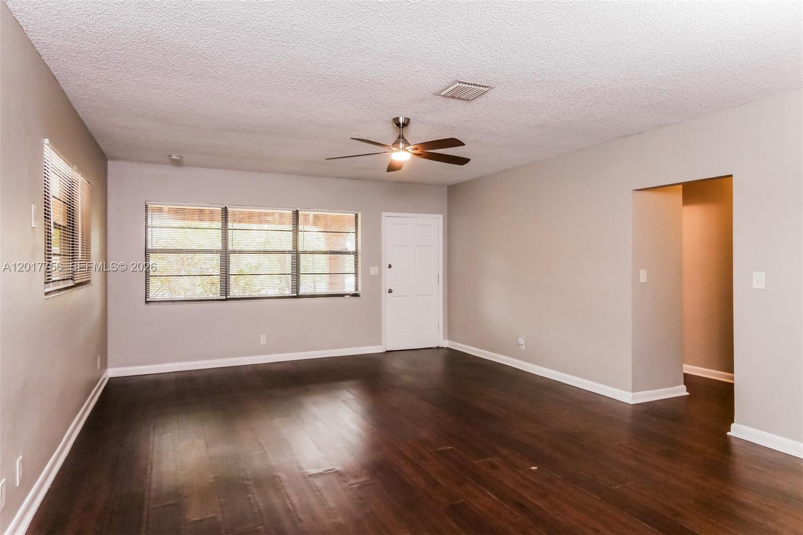 830 E Evanston Cir