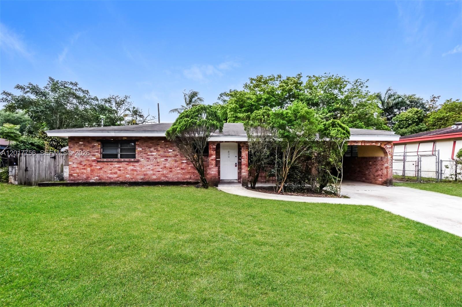 830 E Evanston Cir