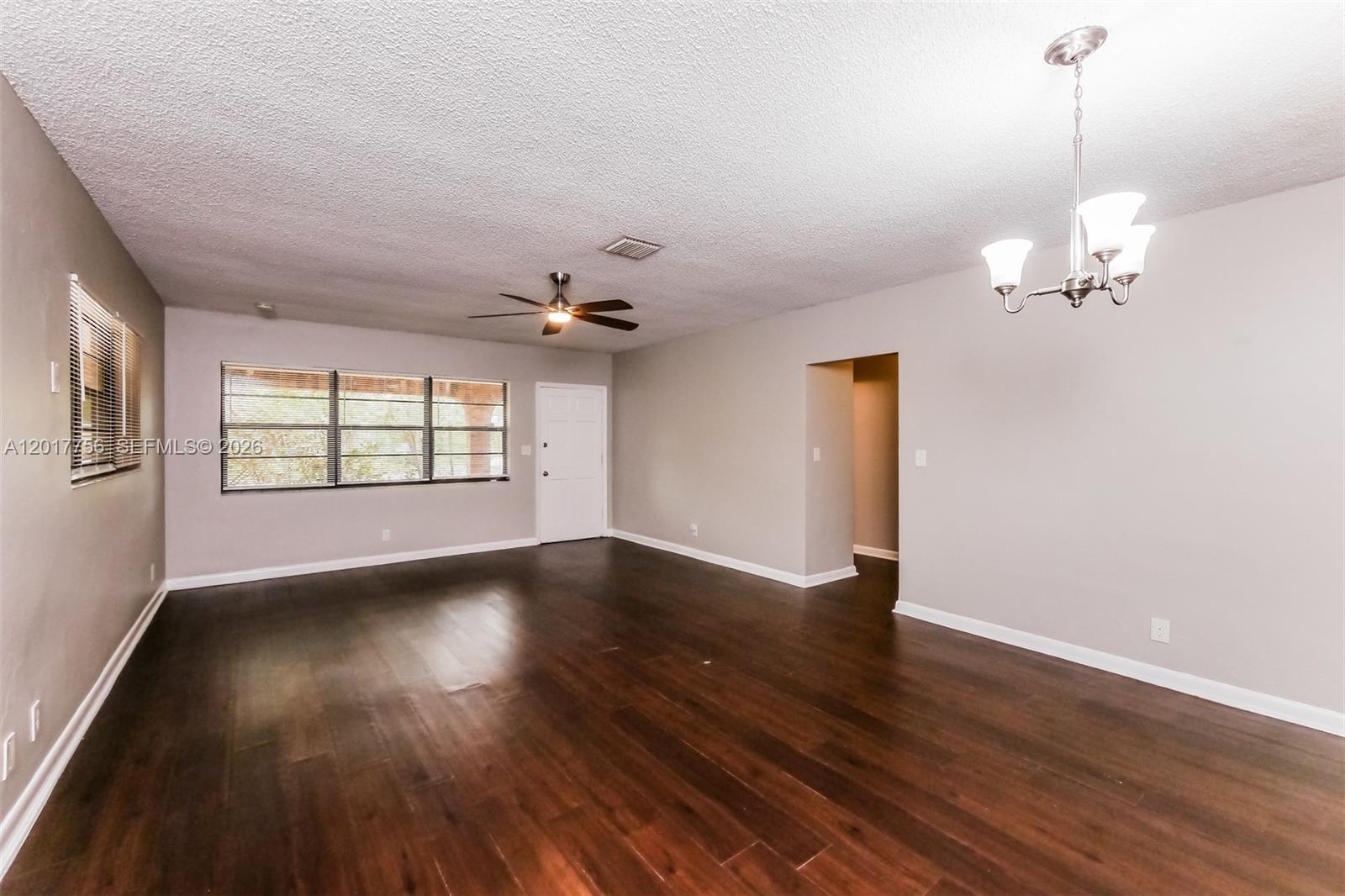 830 E Evanston Cir