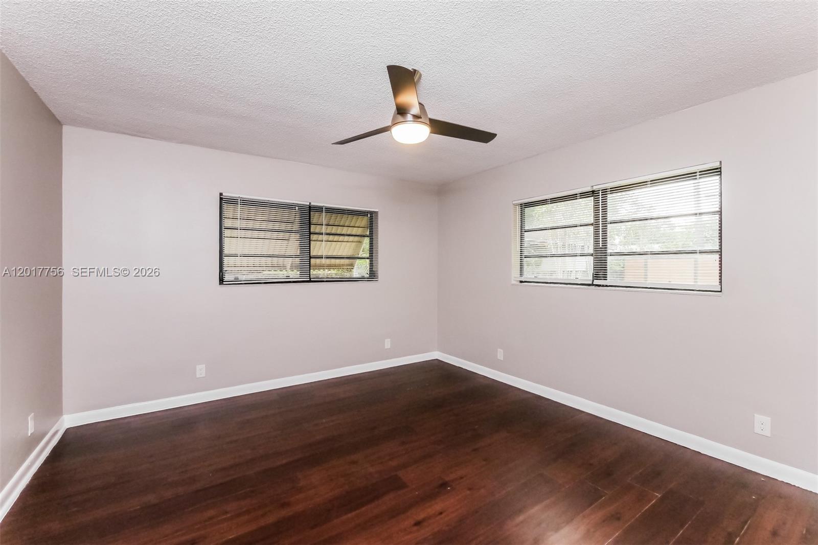 830 E Evanston Cir
