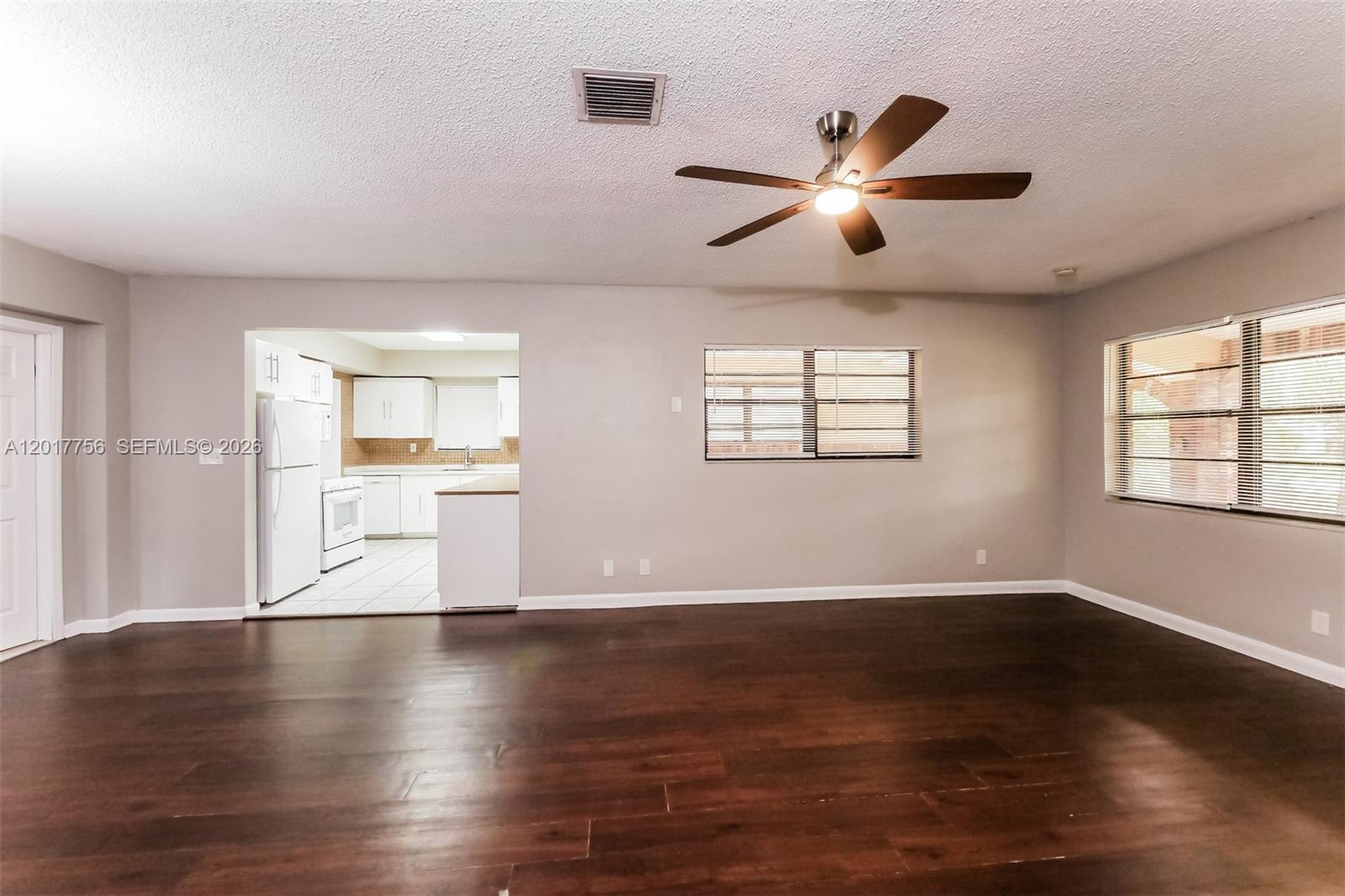 830 E Evanston Cir