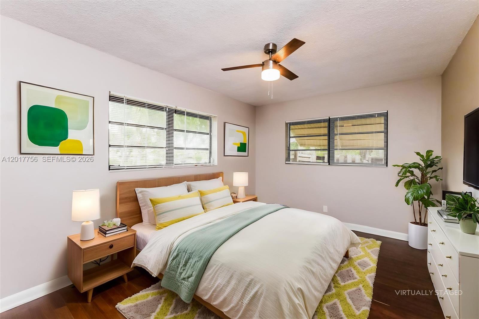 830 E Evanston Cir