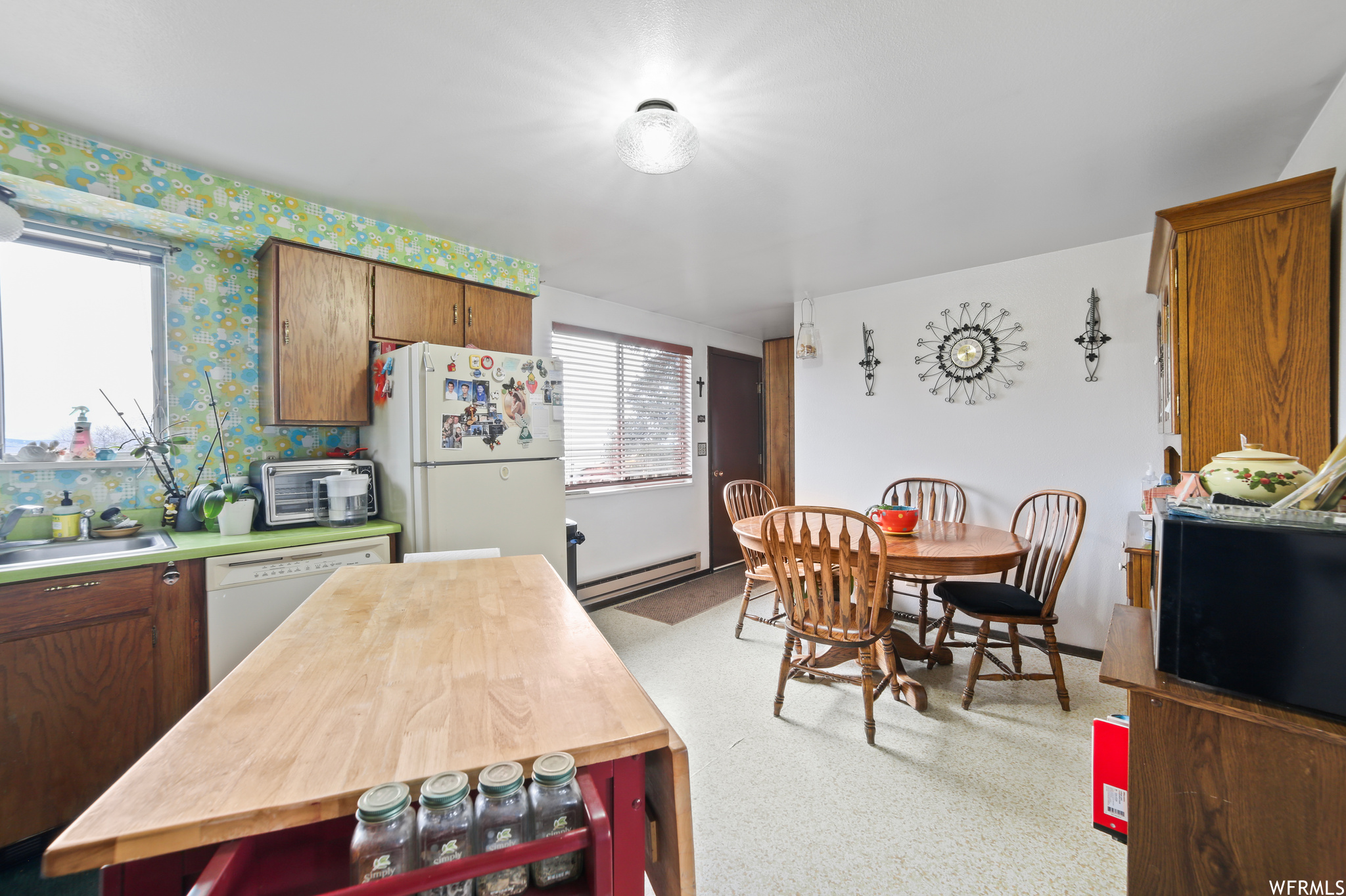 122 E MARKLE