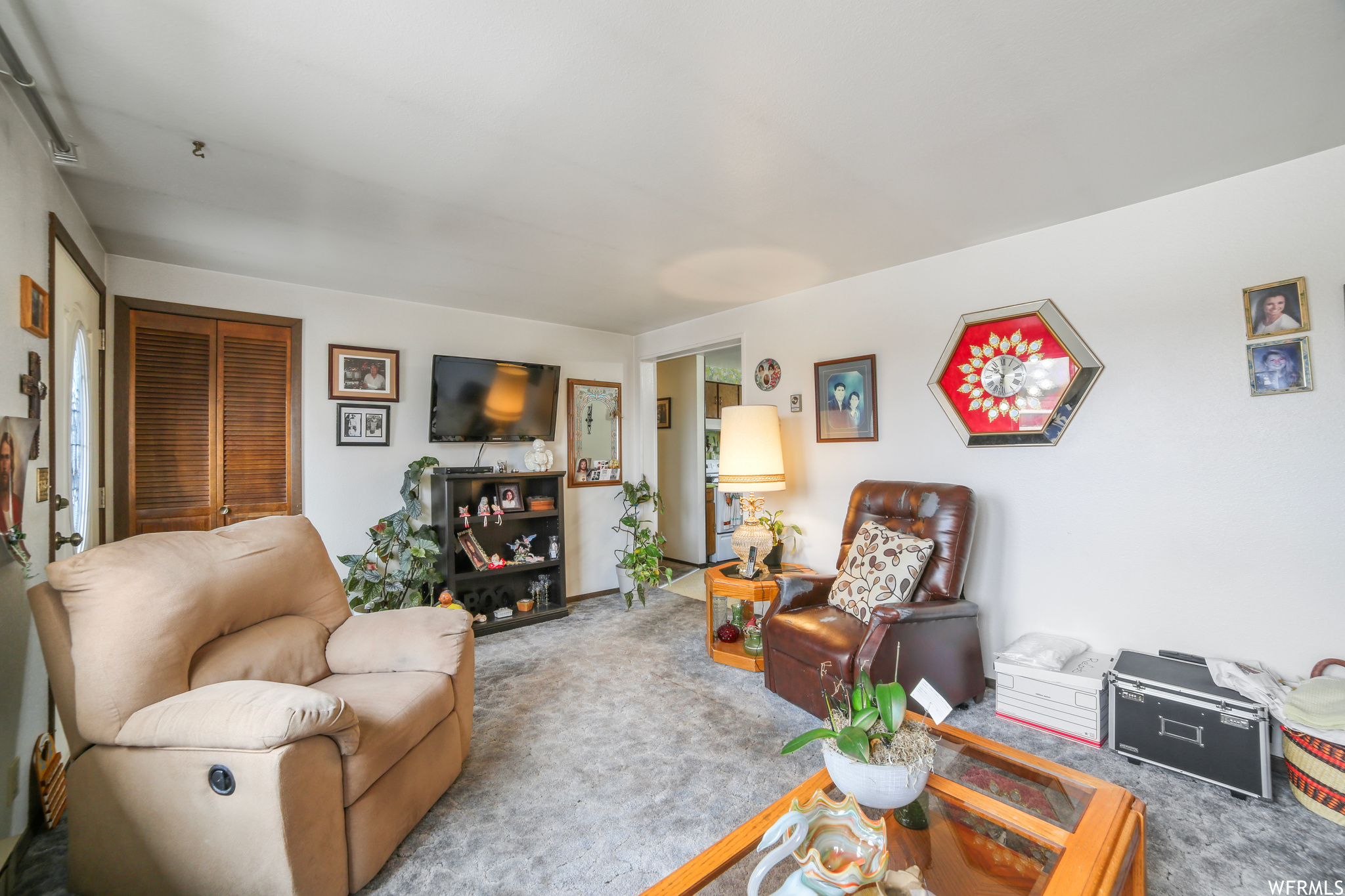 122 E MARKLE