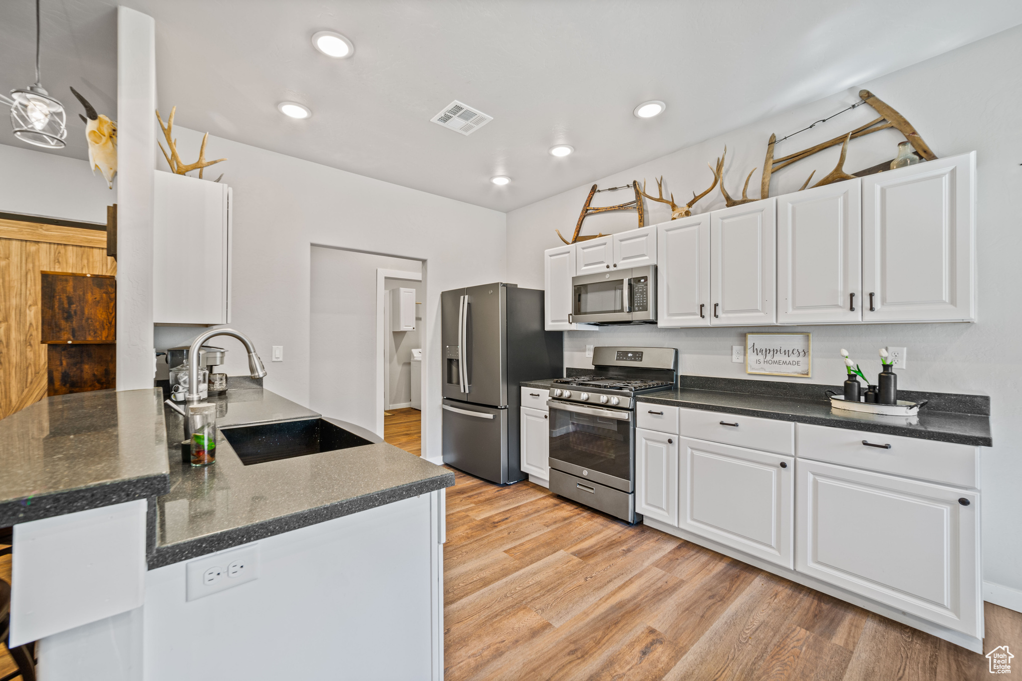 3276 E DESERT WILLOW