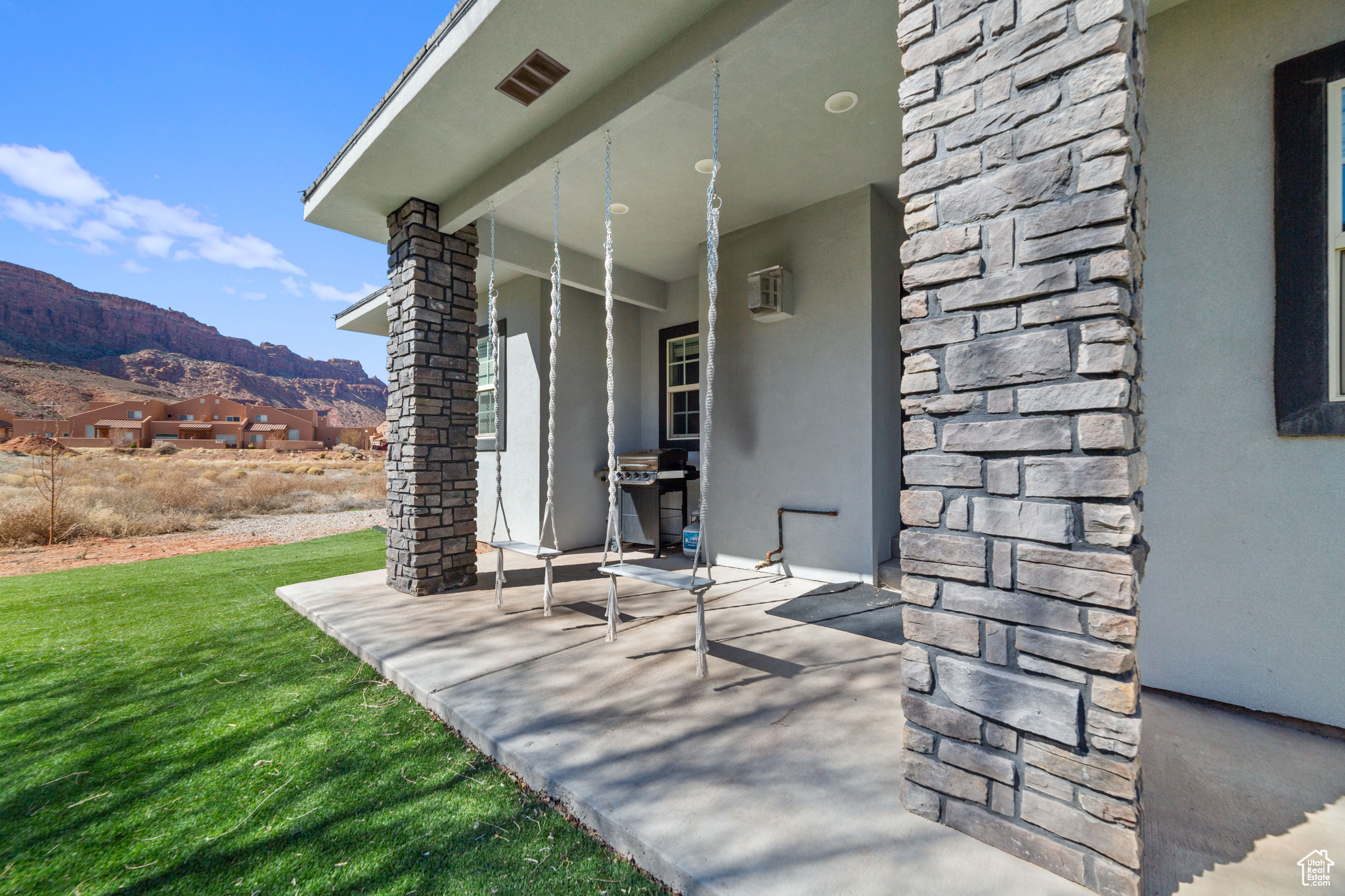 3276 E DESERT WILLOW